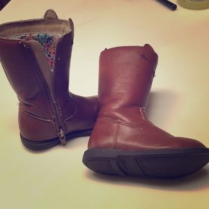 Carter’s brown boot Sz 5